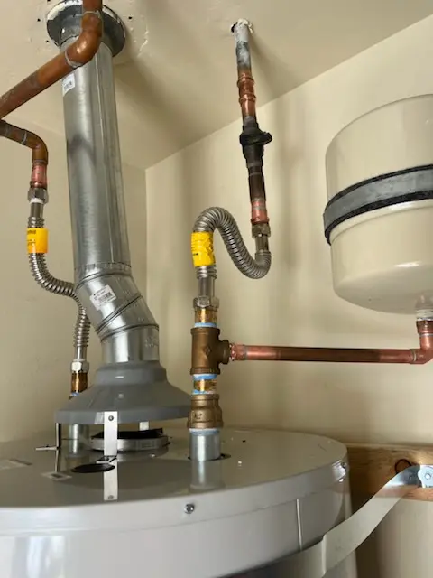 Water heater installation and plumbing repair in Roscoe